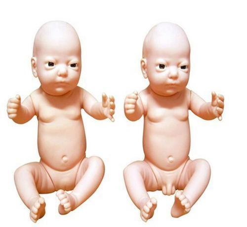 8个月大的女婴身上味道难闻洗澡也没用医生检查后痛批家长