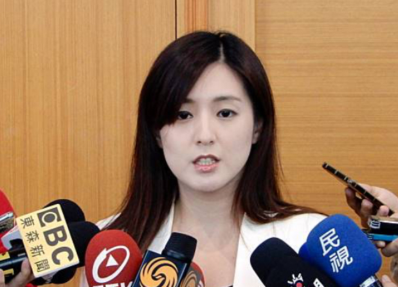 对于大陆昨日提出的「惠台26条」,韩国瑜办公室发言人何庭欢表示,大陆