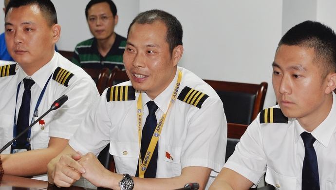 为哄网红女友开心桂林机长被终身停飞为何如此小题大做