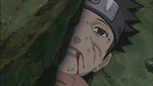 下岸本老师,在很多年前晓组织阿飞曾经摘下面具露过一点脸部特征出来