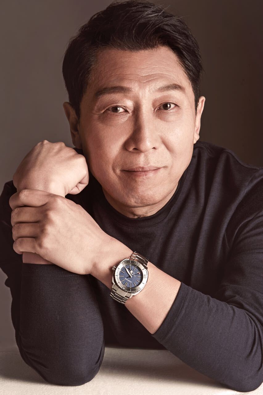 韩童生受邀担任"学院奖"评委 赞易烊千玺潜力无限__凤凰网