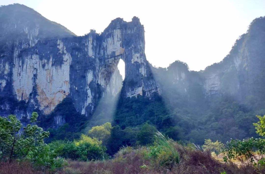 神奇穿岩,秘境天坑,大自然的鬼斧神工,桂林探奇系列1-穿岩__凤凰网