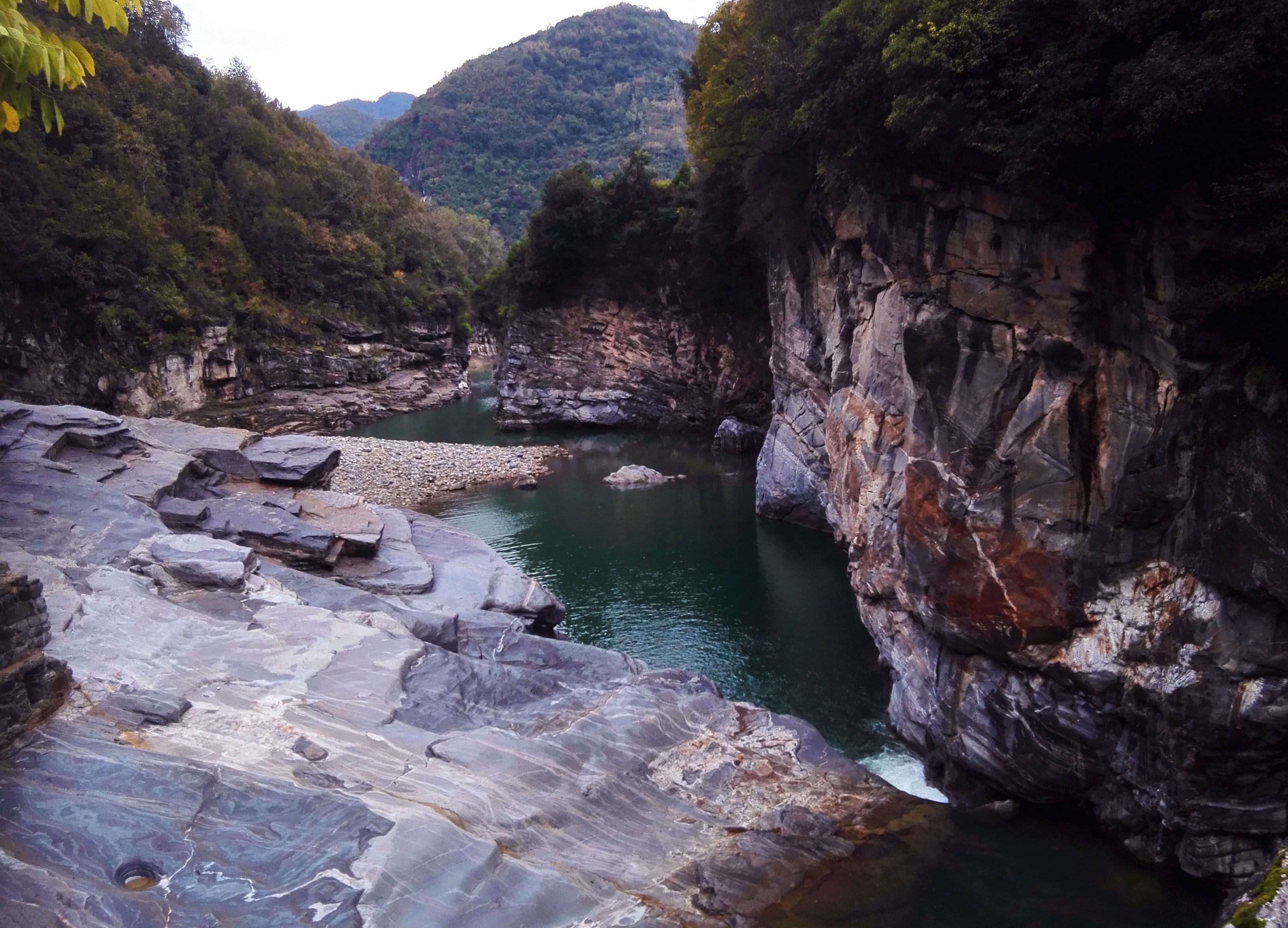 幽静的碗牛坝小峡谷__凤凰网