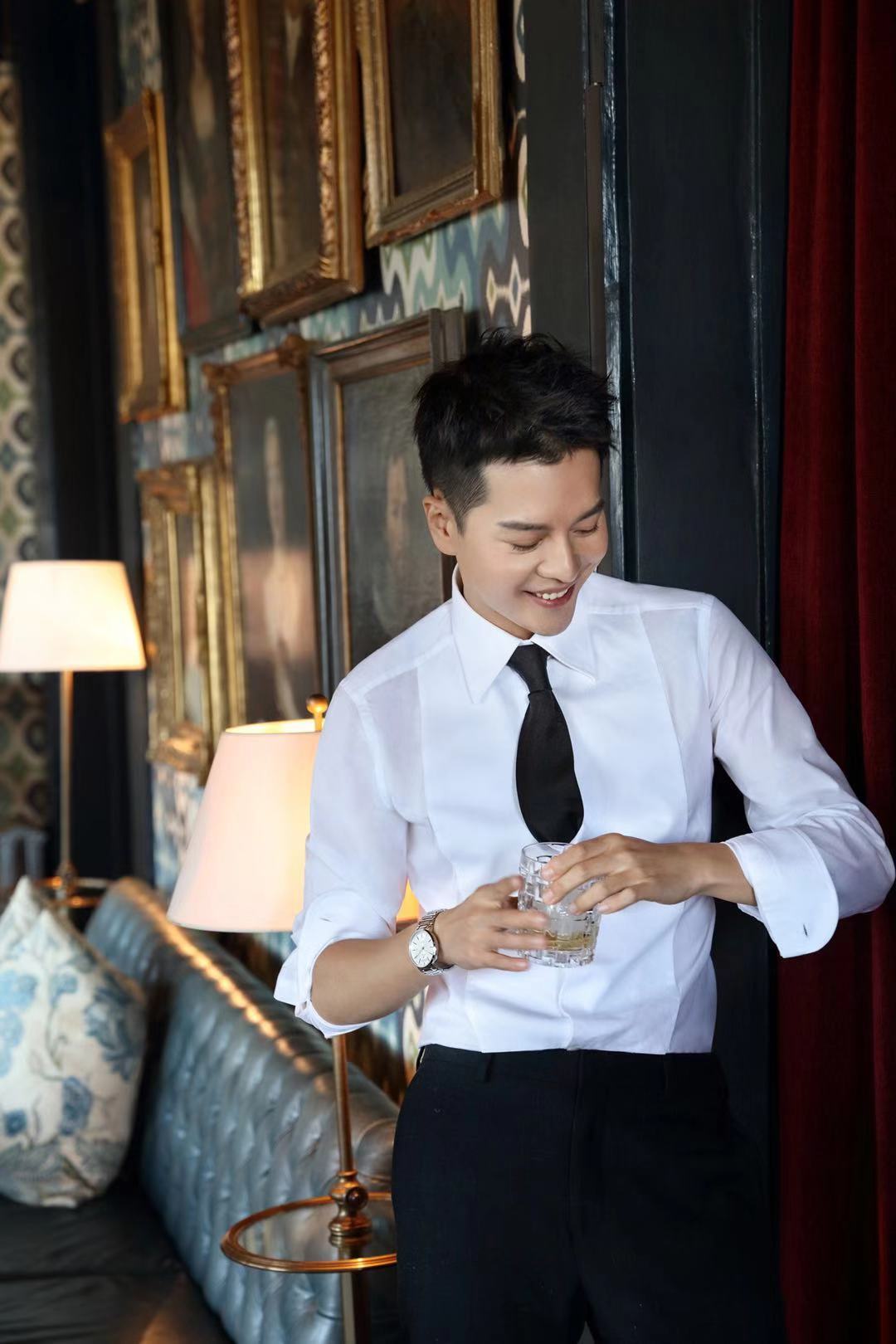 徐海乔质感大片曝光 尽显熟男不凡魅力__凤凰网