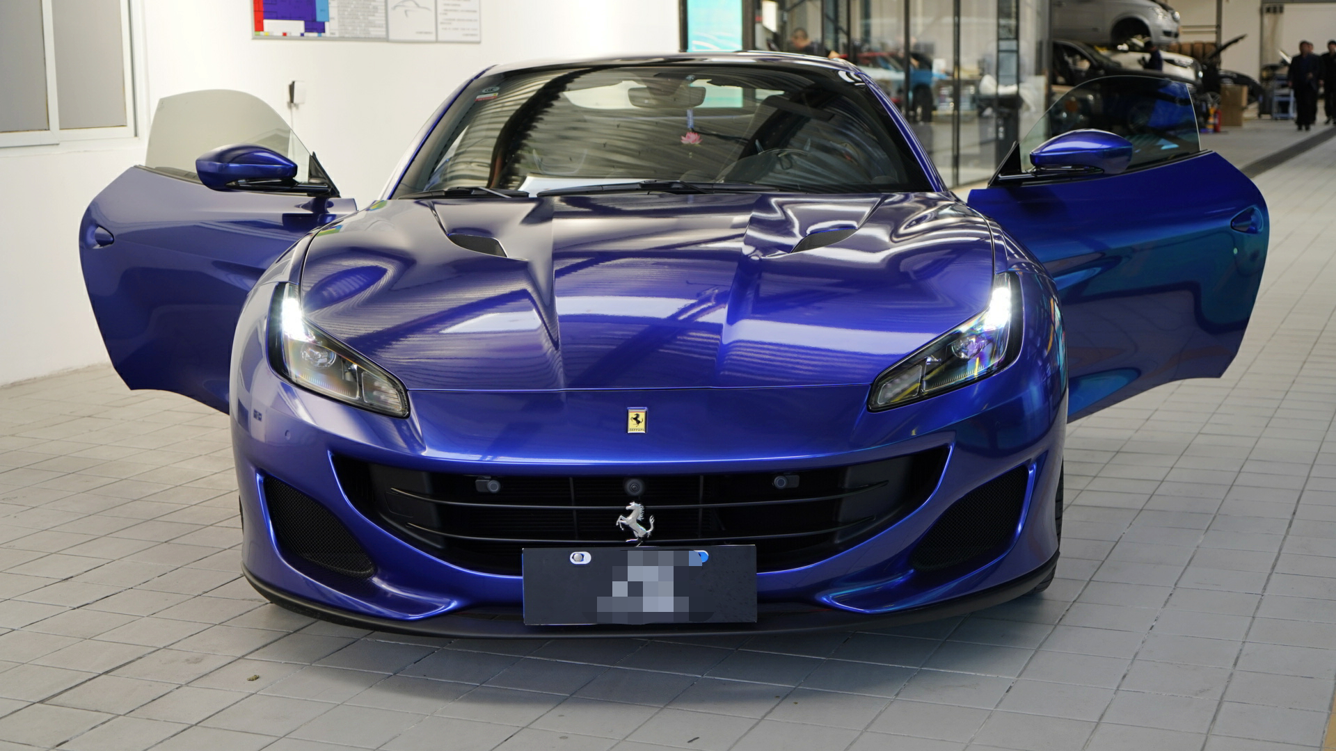 有一种香甜的味道 法拉利portofino改色金属蓝莓色