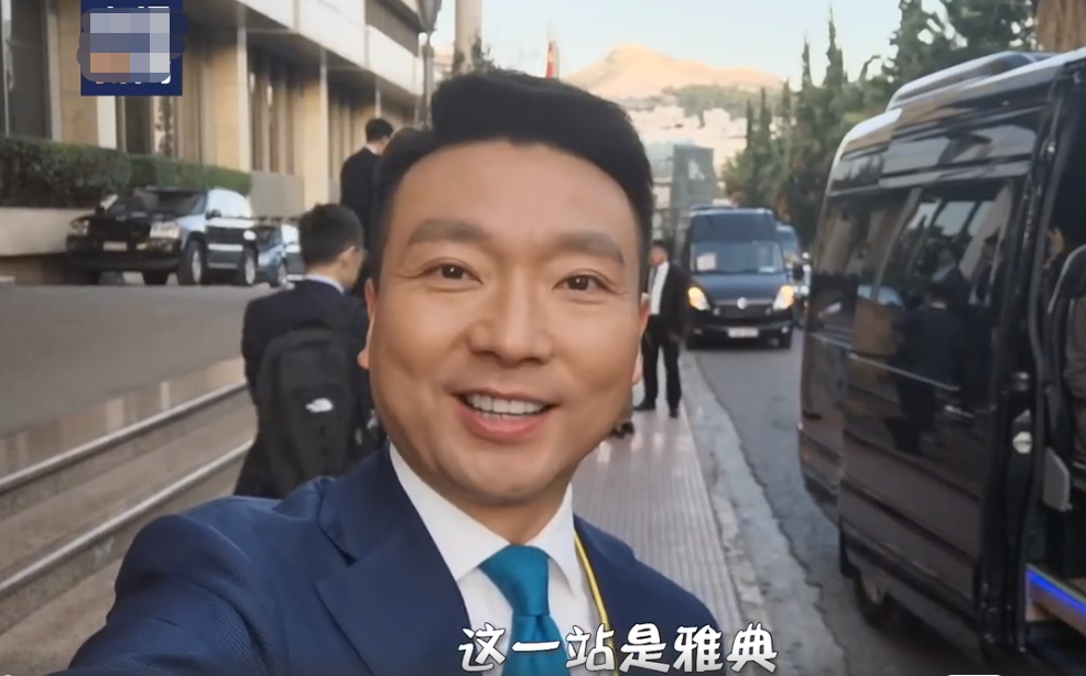 康辉一改央视正经模样学网红拍短视频网友称赞太可爱了