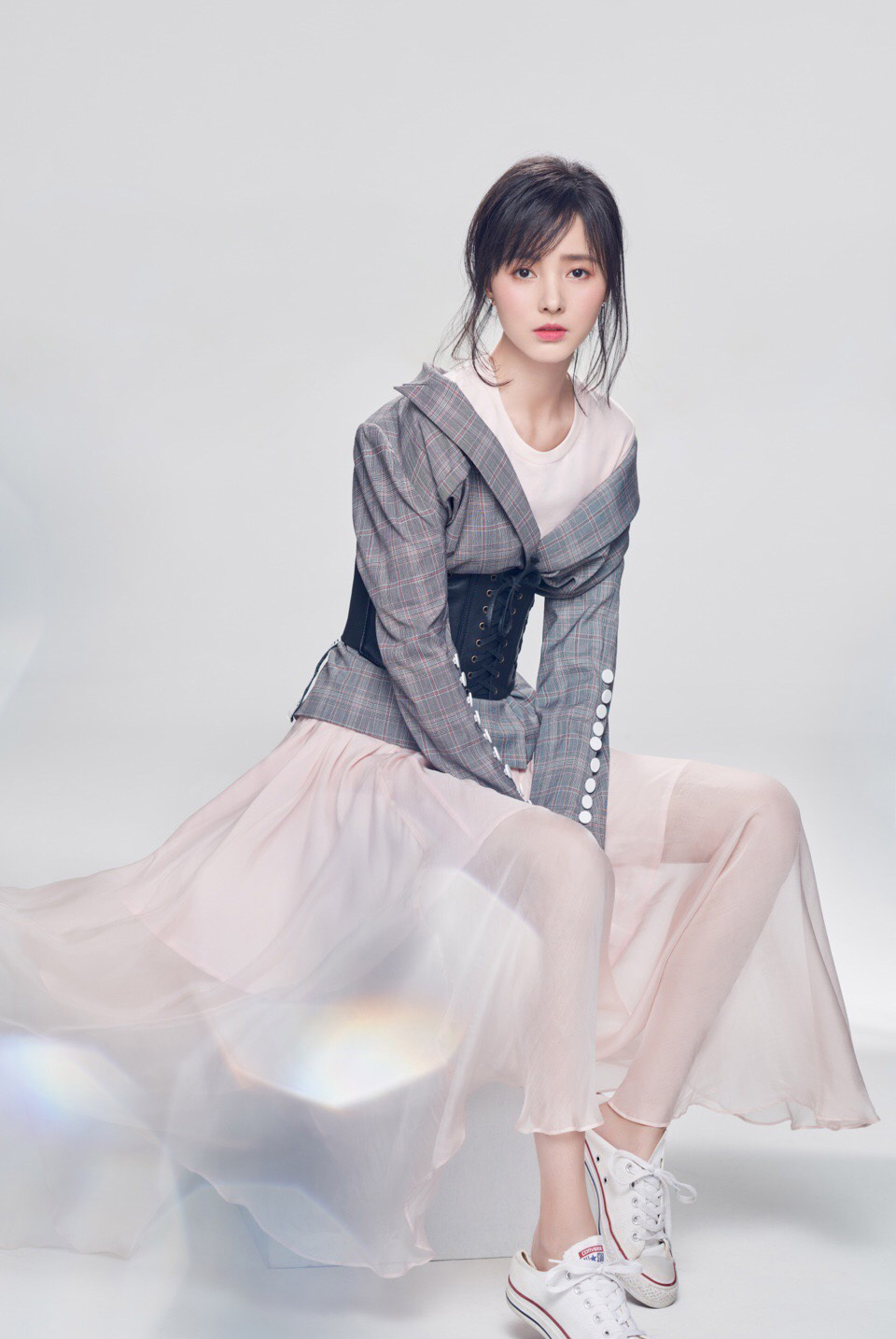 女演员程小蒙性感优雅时髦写真