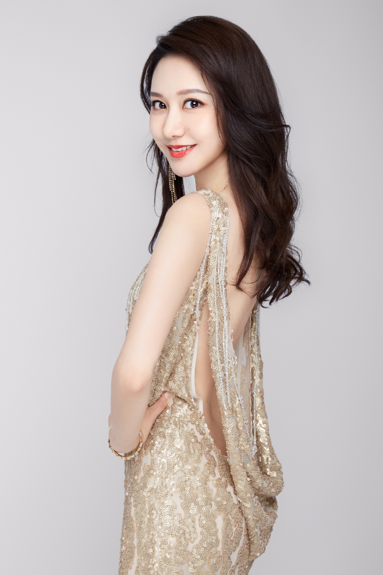 李珮姗出征2019世界小姐全球总决赛