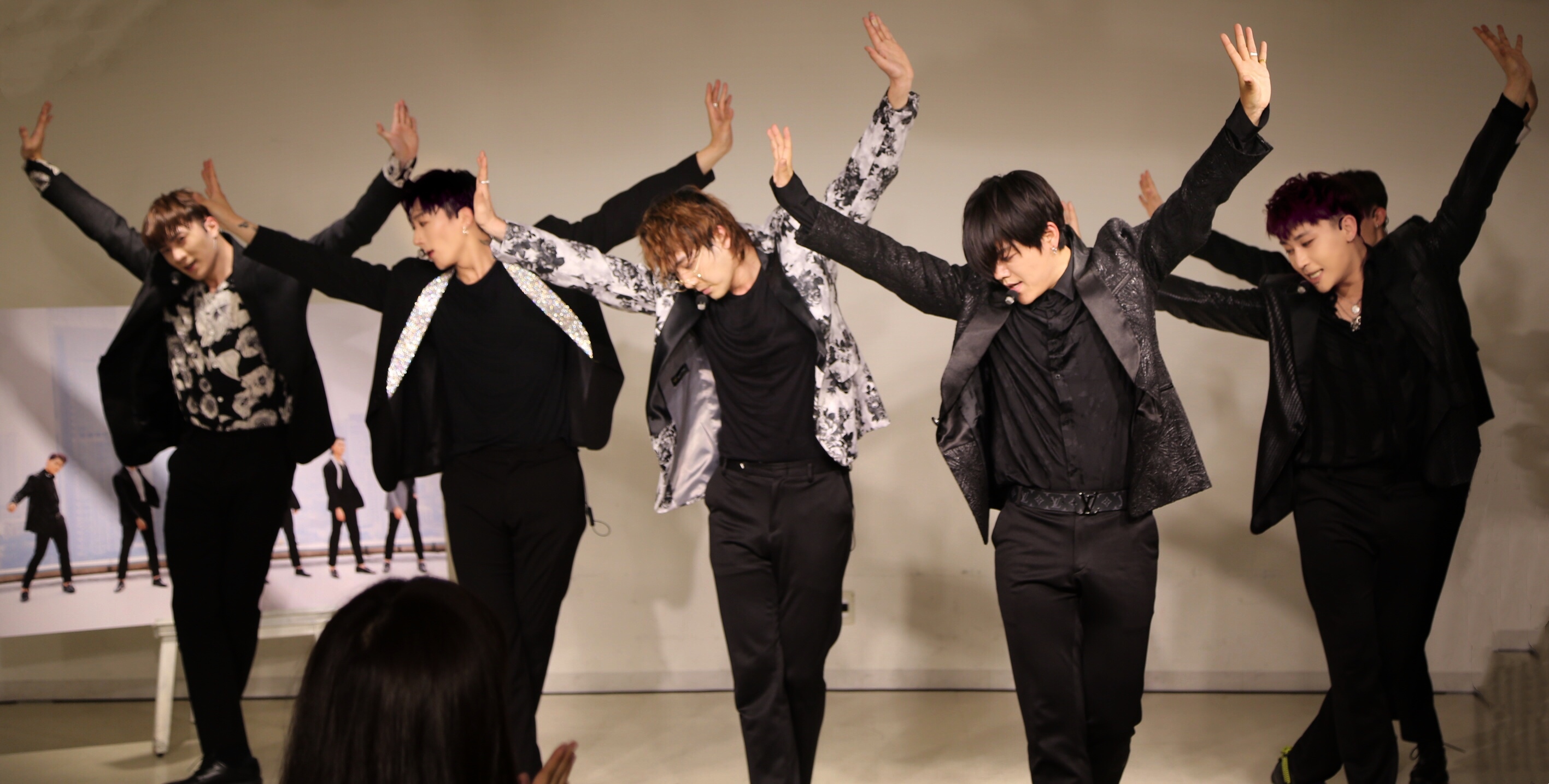 火星团teamspark日本见面会 魅力舞台获粉丝好评