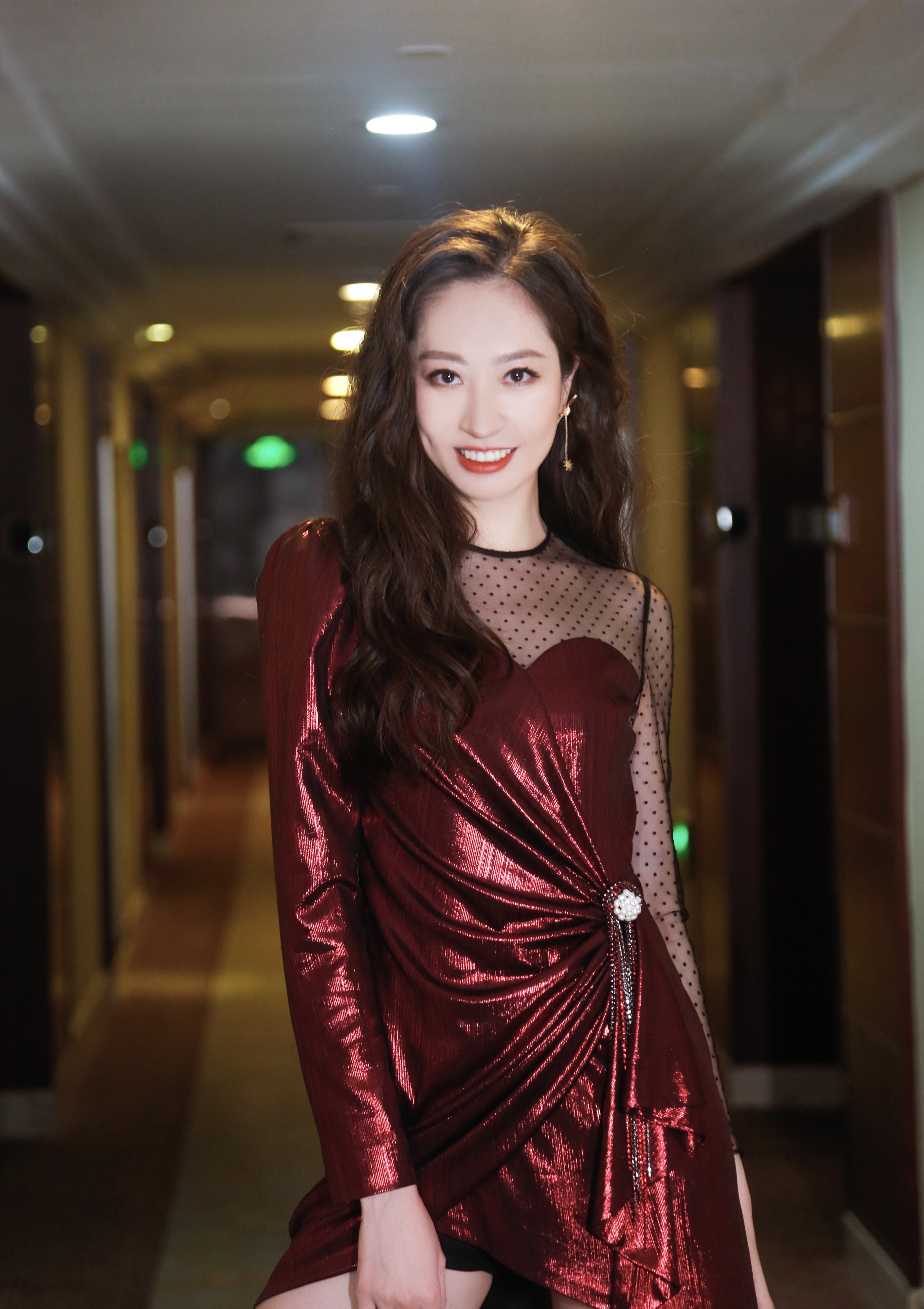 《中国兵王》开机发布会召开 卫薇儿献唱《just do it》助阵