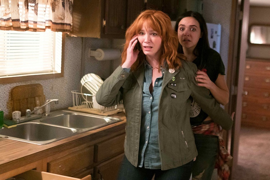 男子一家送女儿去寄宿学校途中被不速之客杀害电影陌生人2