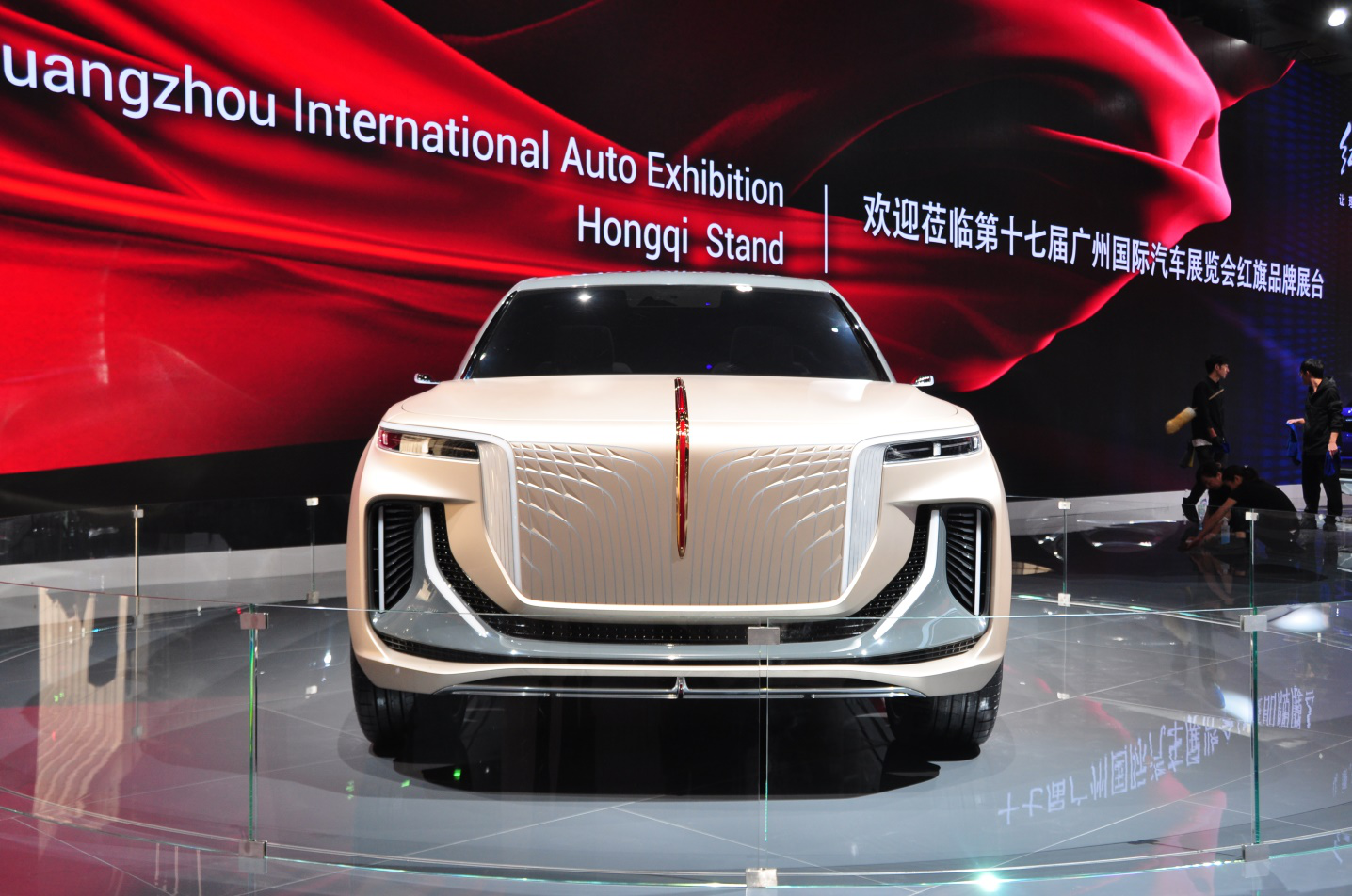 红旗首款全尺寸旗舰级智能纯电suv红旗e115国内首发亮相