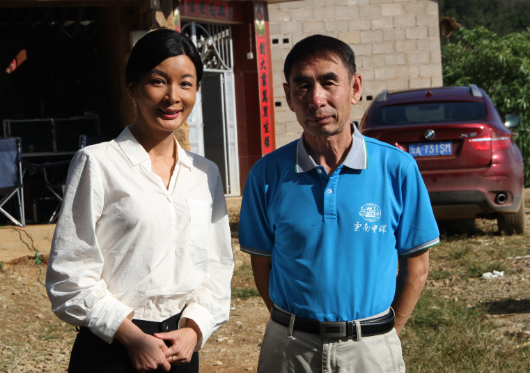 该片讲述的是发生在云南省施甸县龙潭村,这里是布朗族和汉族混居的一