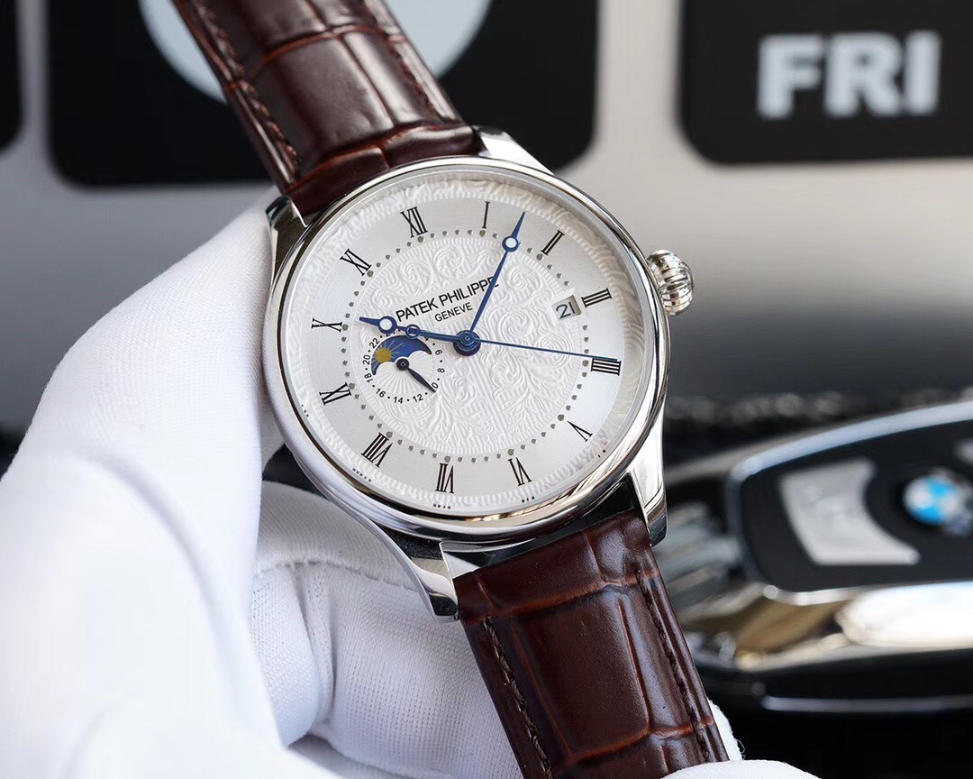 最新百达翡丽雕花艺术日月星辰机械表,看你一眼就不会忘记