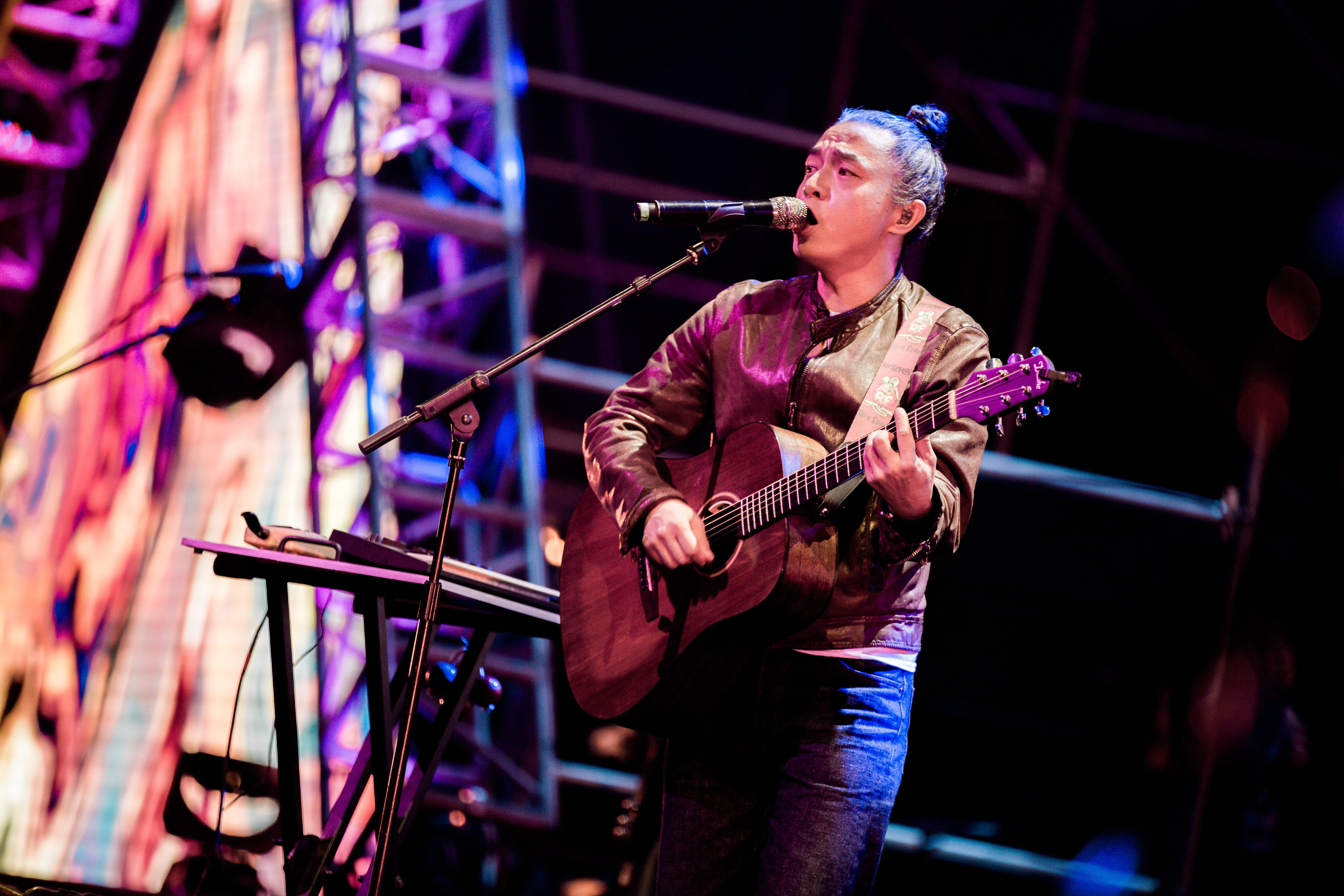 "刺痛click"哈尔滨开躁 v studio team助力百度沸点音乐会