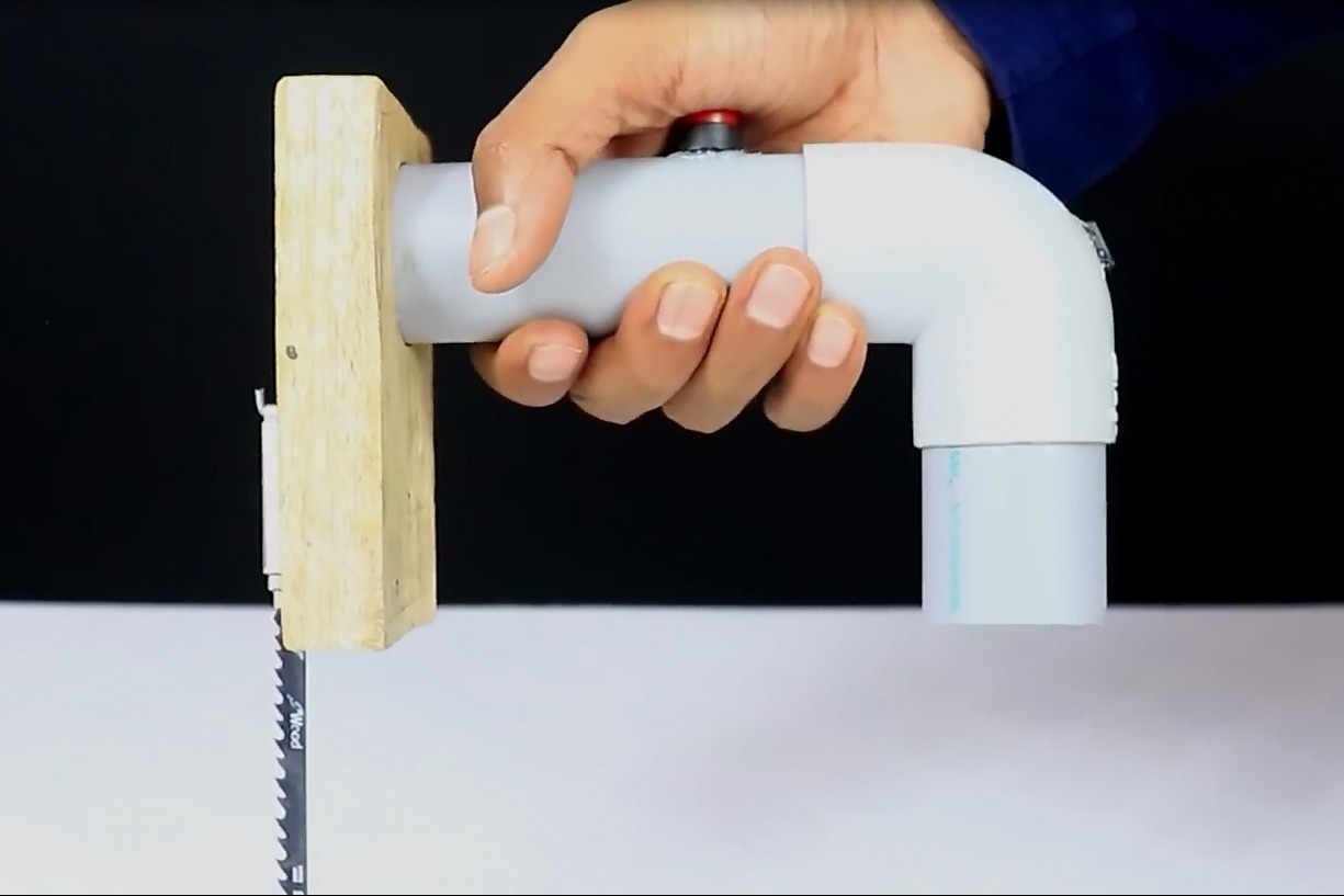 牛人自制的手电锯,简单实用