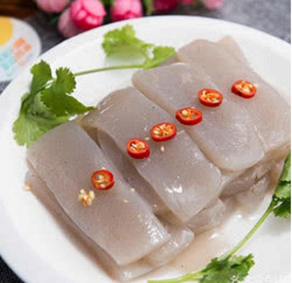 其实魔芋豆腐的营养价值也很高,魔芋中的纤维素有促进胃肠蠕动及润肠