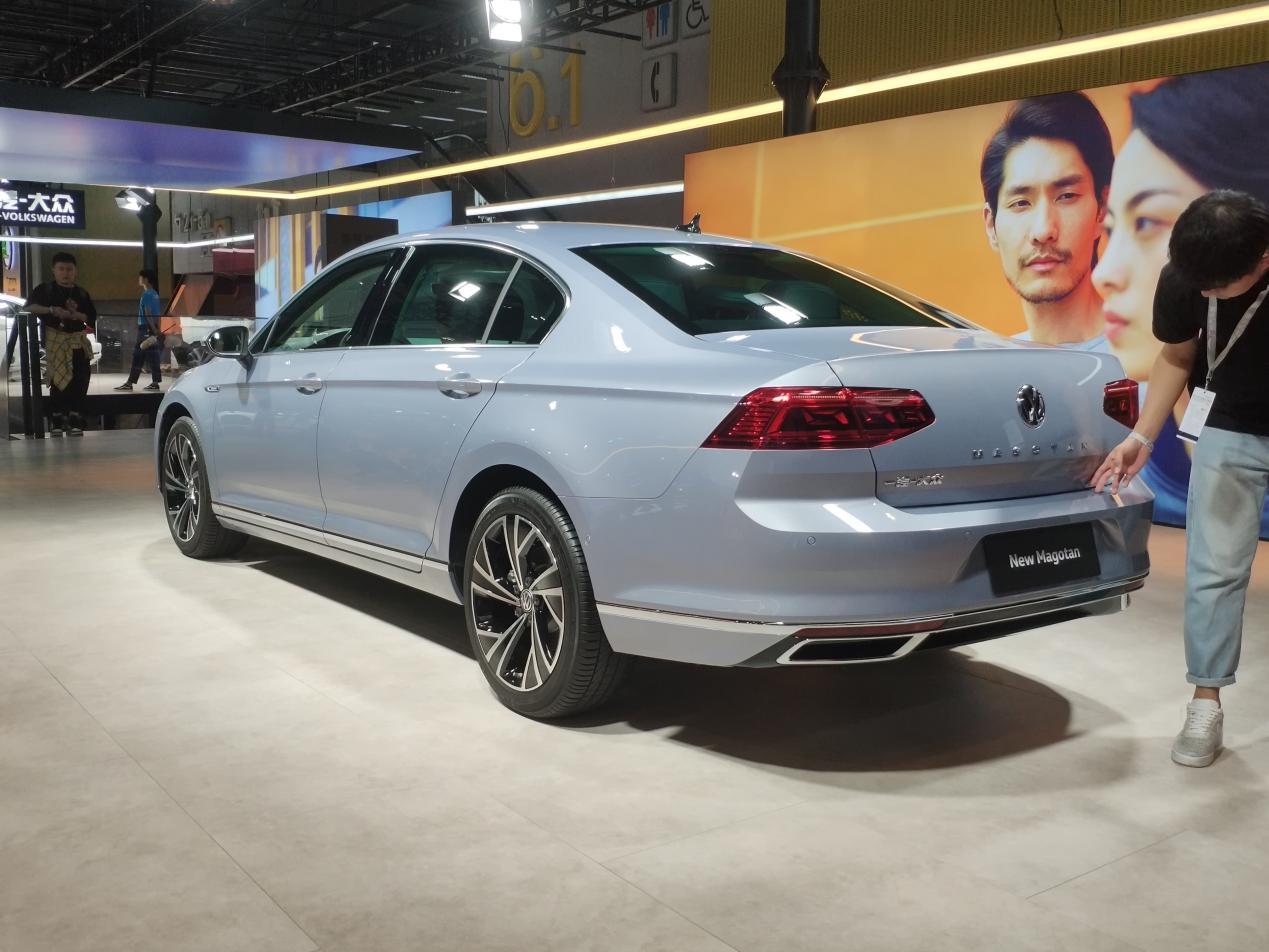 同时在配置方面,新款迈腾也升级为l2级别的自动驾驶,并且换上了大众