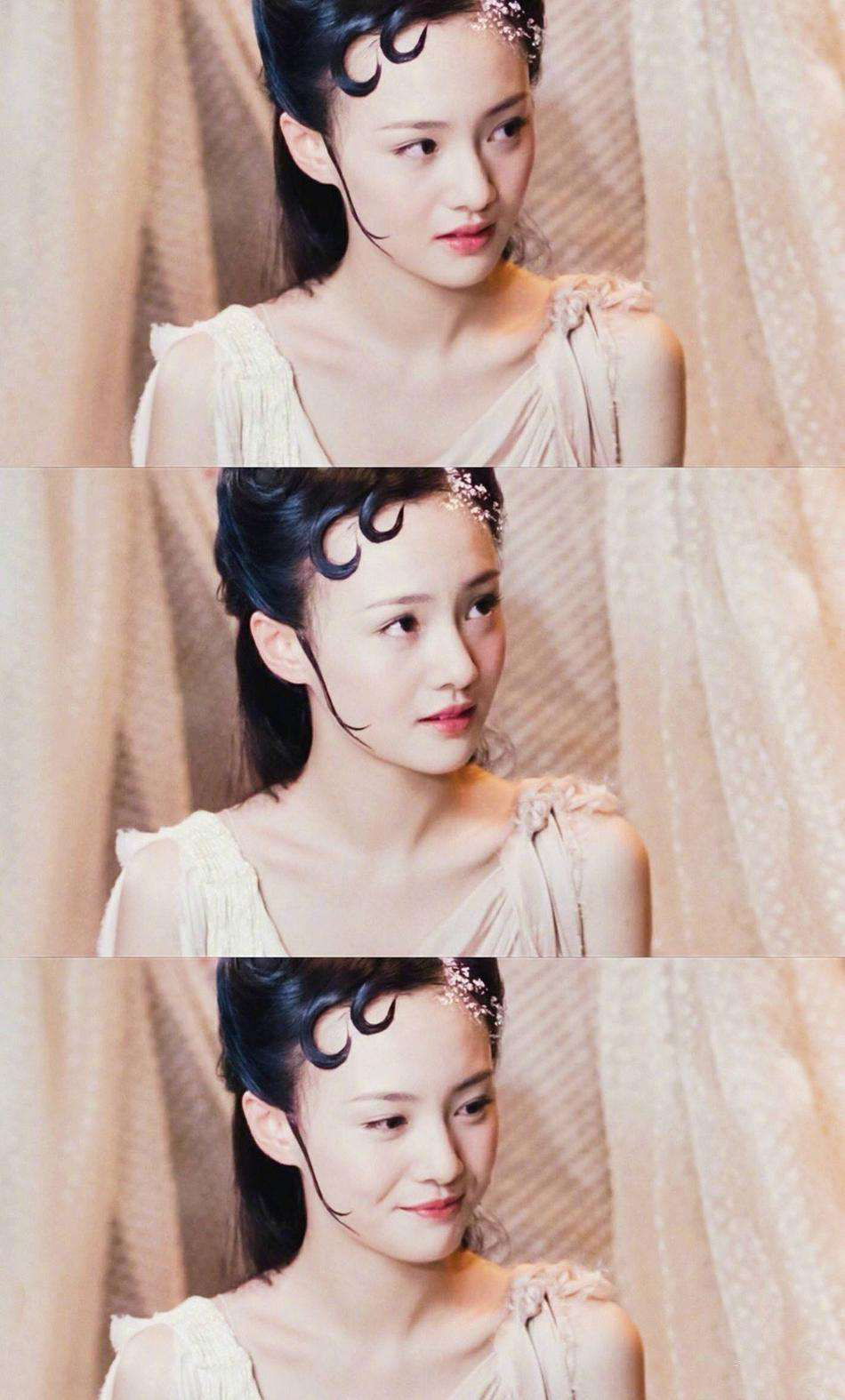 郑爽麻花辫 蓝色纱裙甜度爆表,今天也是为小爽美貌尖叫的一天啊!