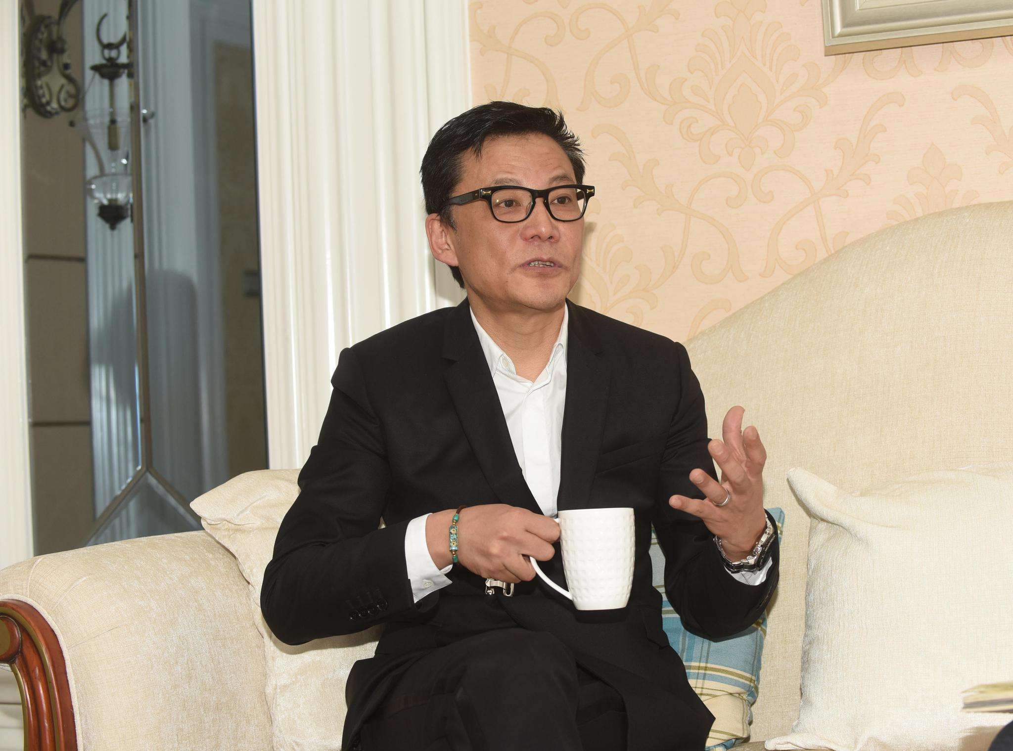 李国庆称生活不受影响,每天照样睡七八个小时