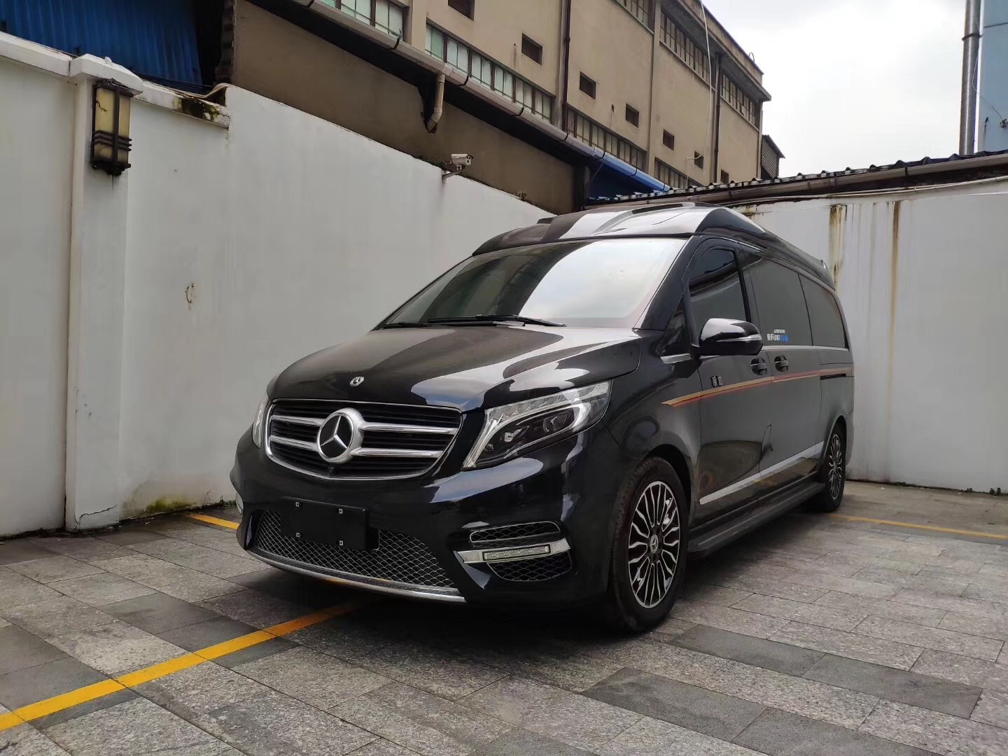 奔驰v260高顶全新升级来袭,总裁座驾你也可以拥有