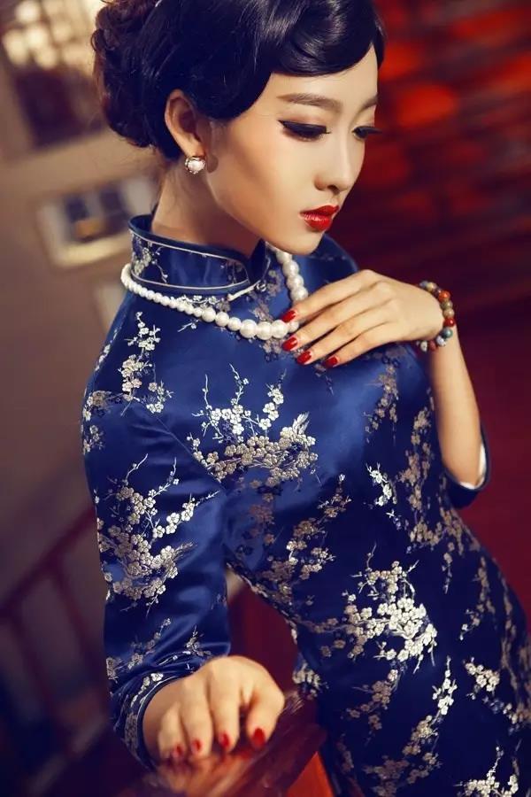 旗袍丽人看醉了展示了独特的东方魅力和风情