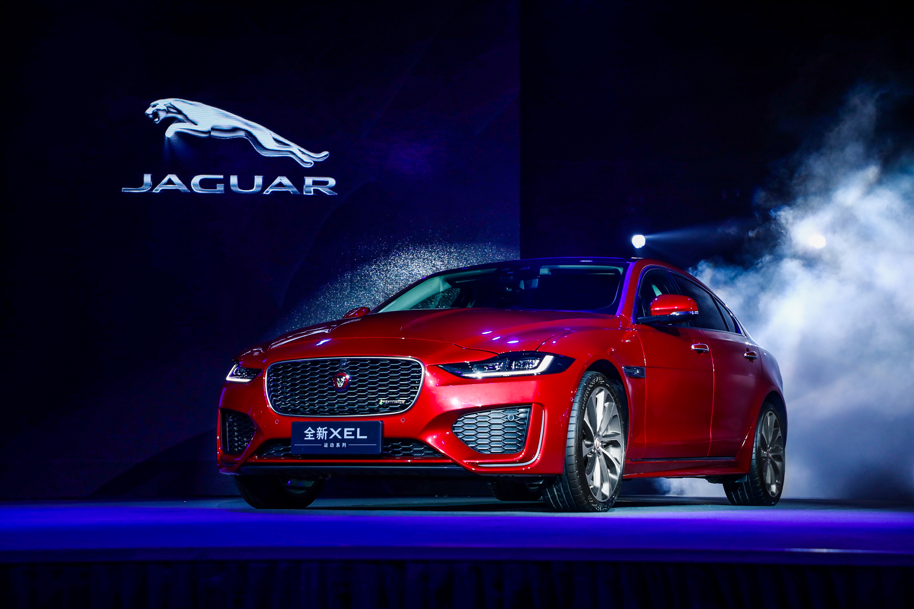 全新捷豹xel演绎新英伦运动风尚