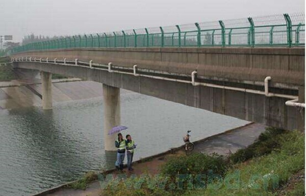 桥梁桥面排水设计技术应用__凤凰网