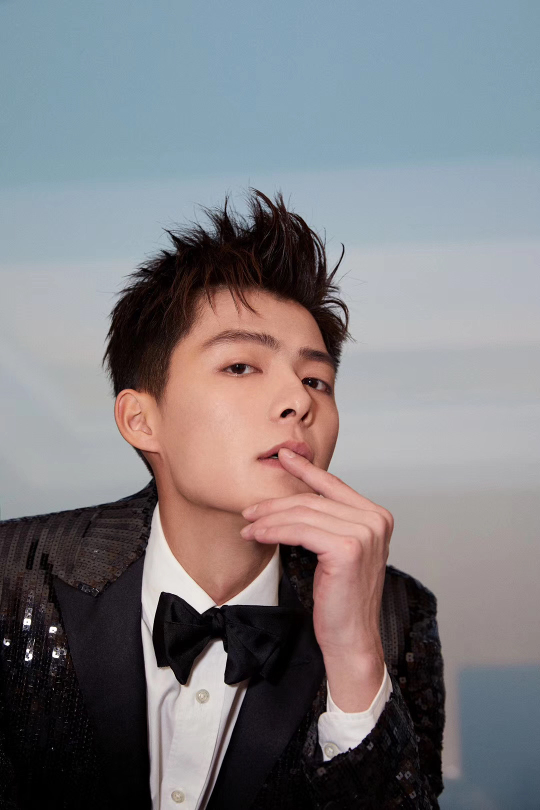 张铭恩优雅出席时尚盛典__凤凰网