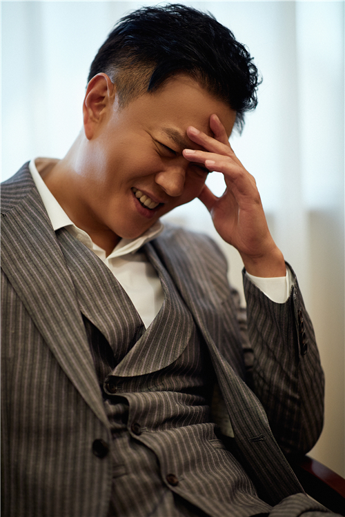 冯嘉怡澳门人家首映礼现场制作杏仁饼显梁家手艺