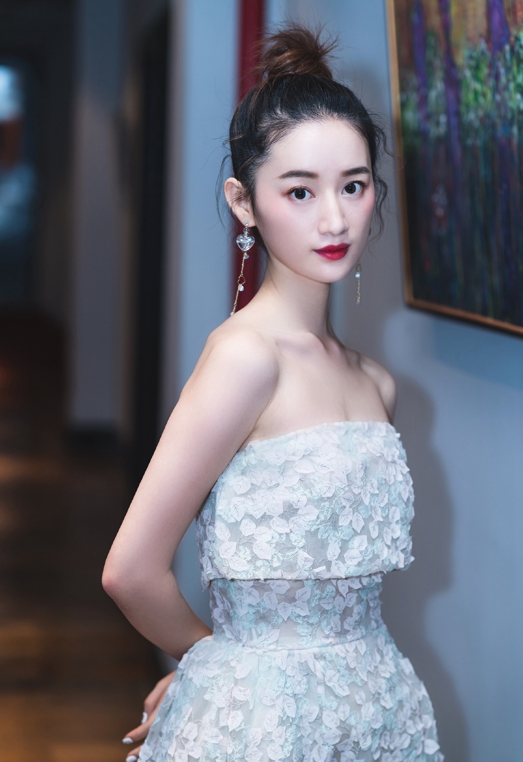女演员郭晓婷优雅浪漫时尚写真