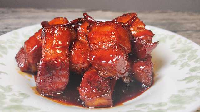 "家常版"红烧肉,油亮有食欲,好吃不腻的方法都在这里啦