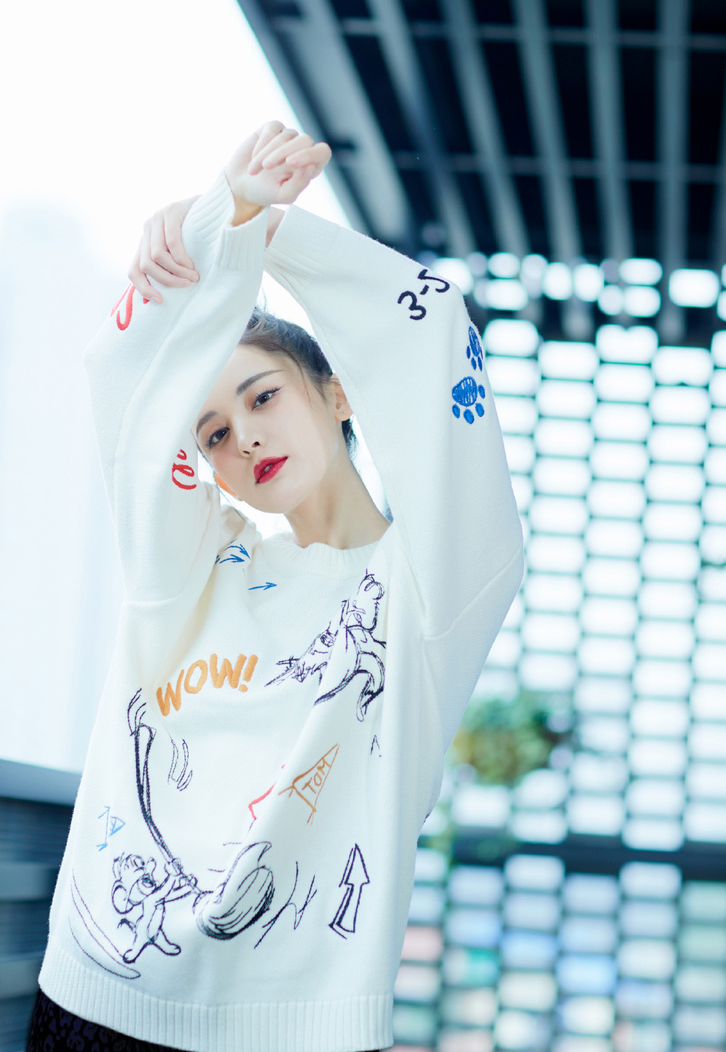 女演员古力娜扎软萌可爱私服写真