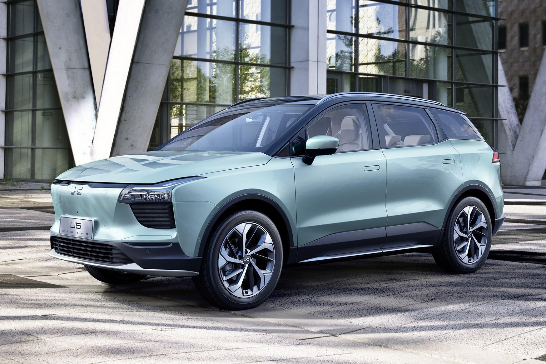 由我出发为爱驰行试驾全新爱驰u5中高端纯电动suv