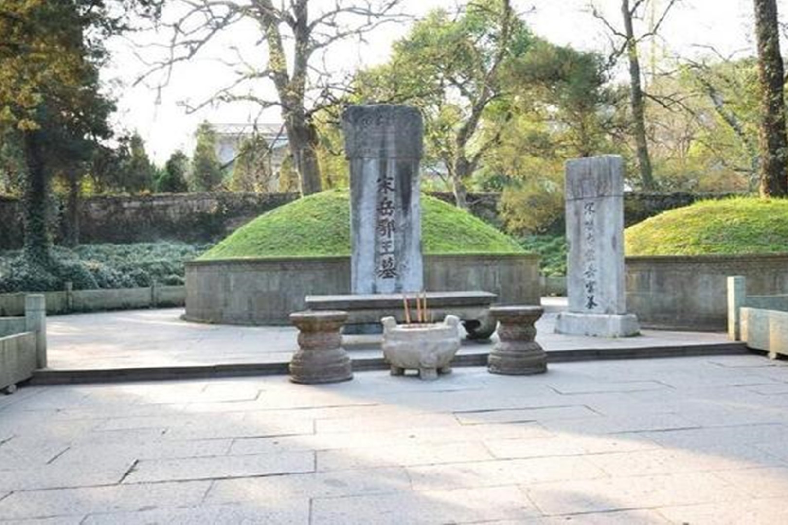 一人偷了一具尸体临死前对儿子说你丢了尸体都不能丢