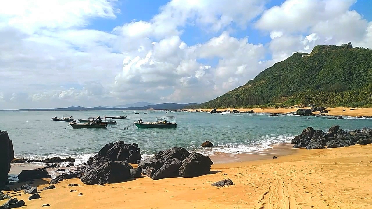 万宁市龙滚镇山钦湾图片