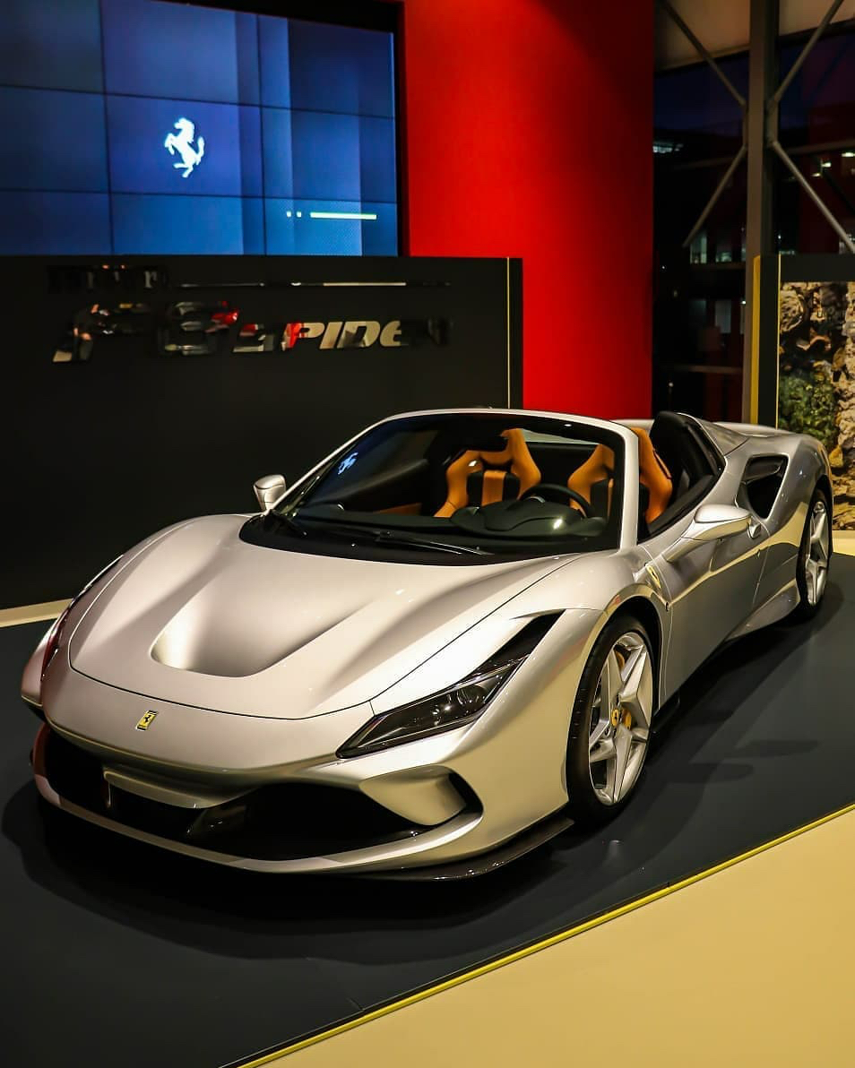 f8 spider法拉利带来了史上最强大的v8敞篷车__凤凰网