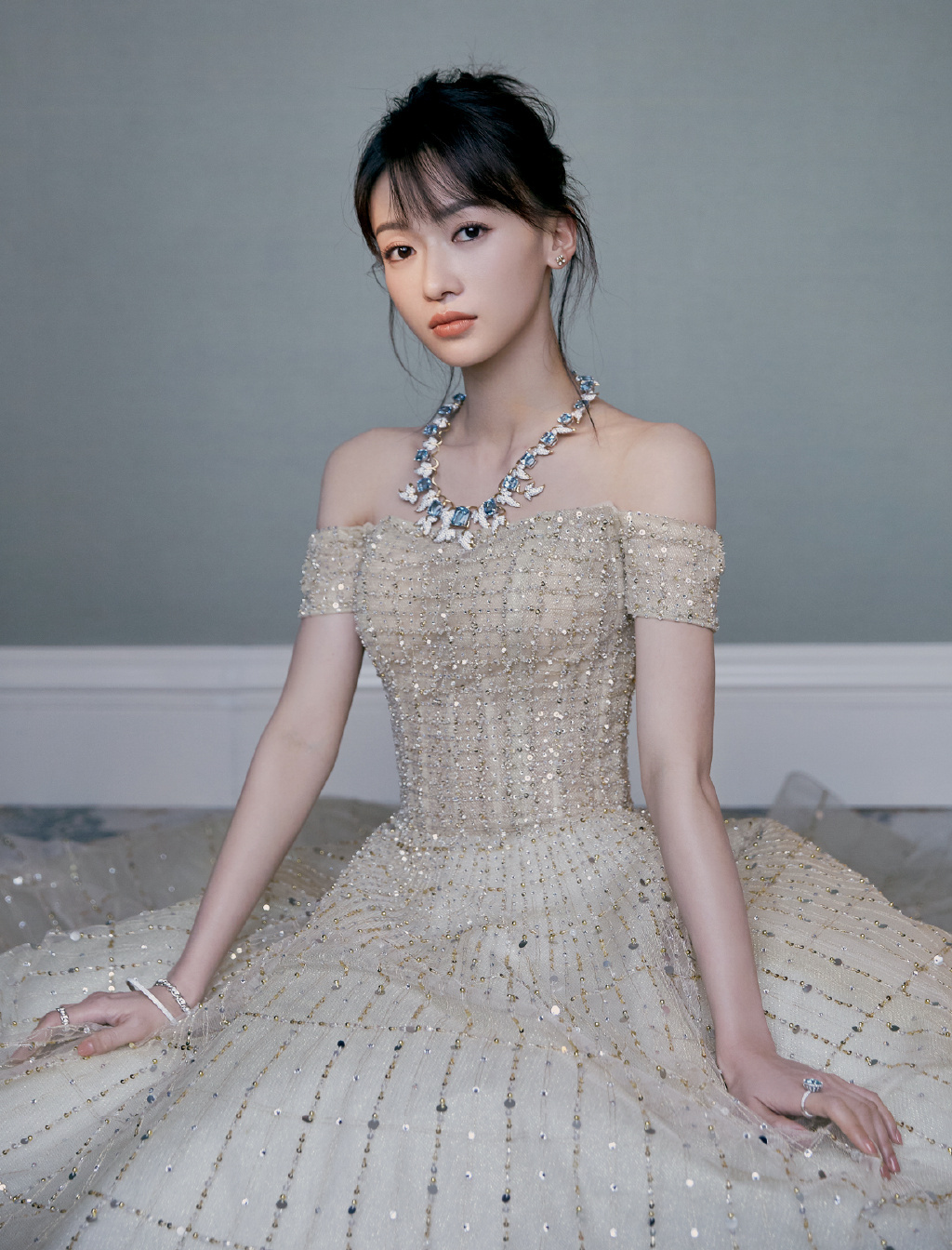 吴谨言,1990年8月16日出生于四川省成都市都江堰市,毕业于北京电影