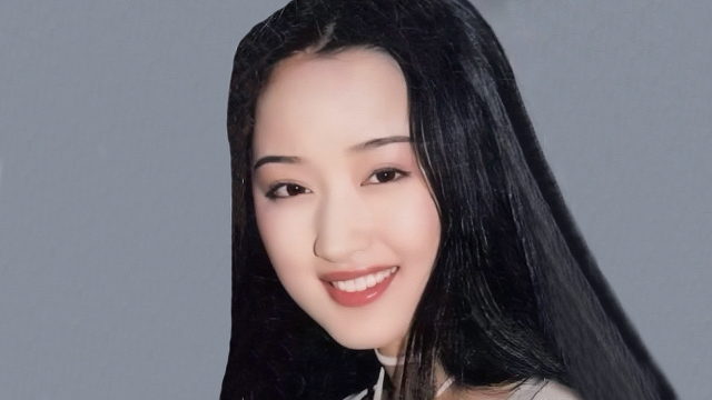 杨钰莹25年前哈尔滨演出视频,一首浪漫情歌,唱