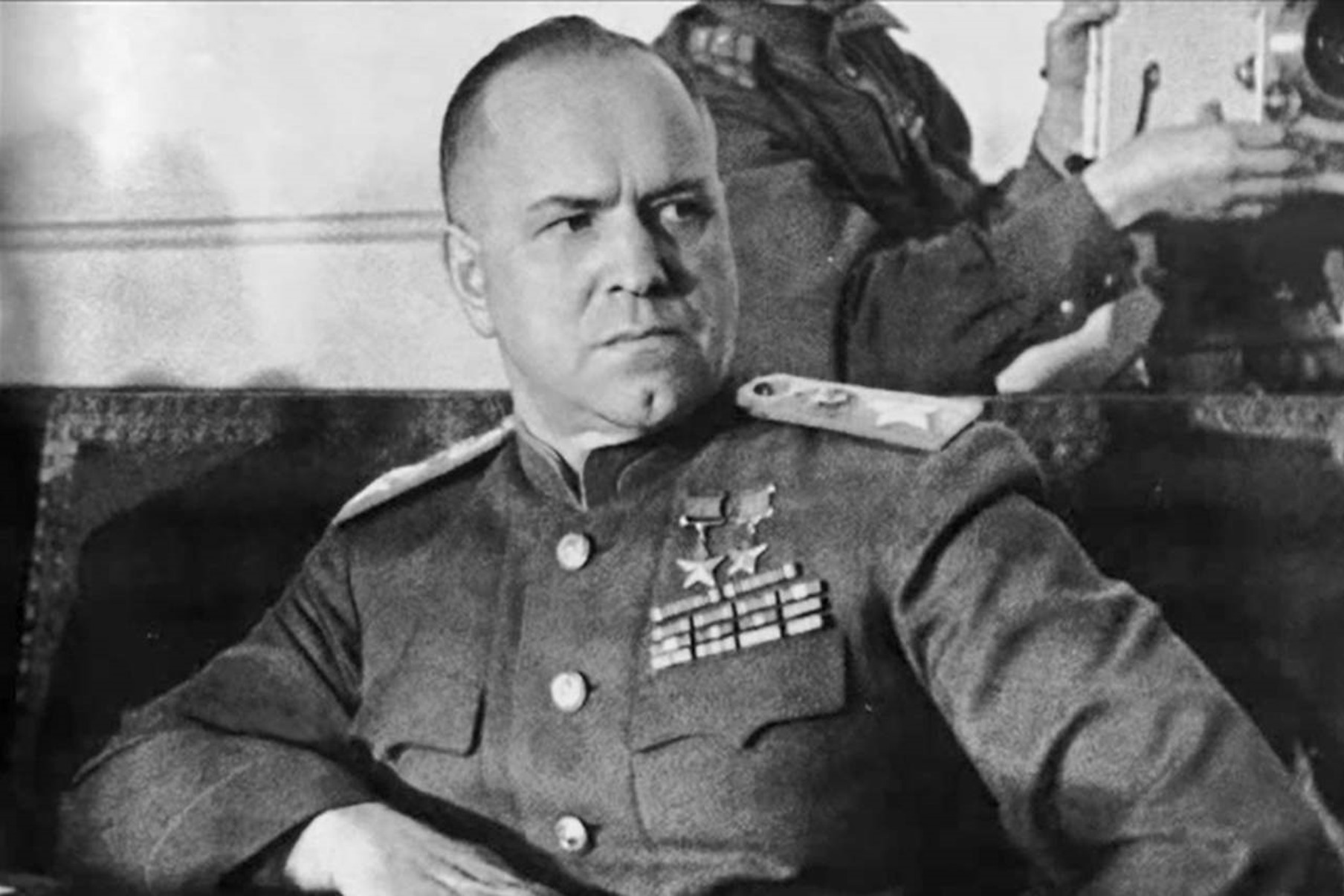 苏联军神朱可夫,号称百战百胜将军!为何伤亡却一直比对方高