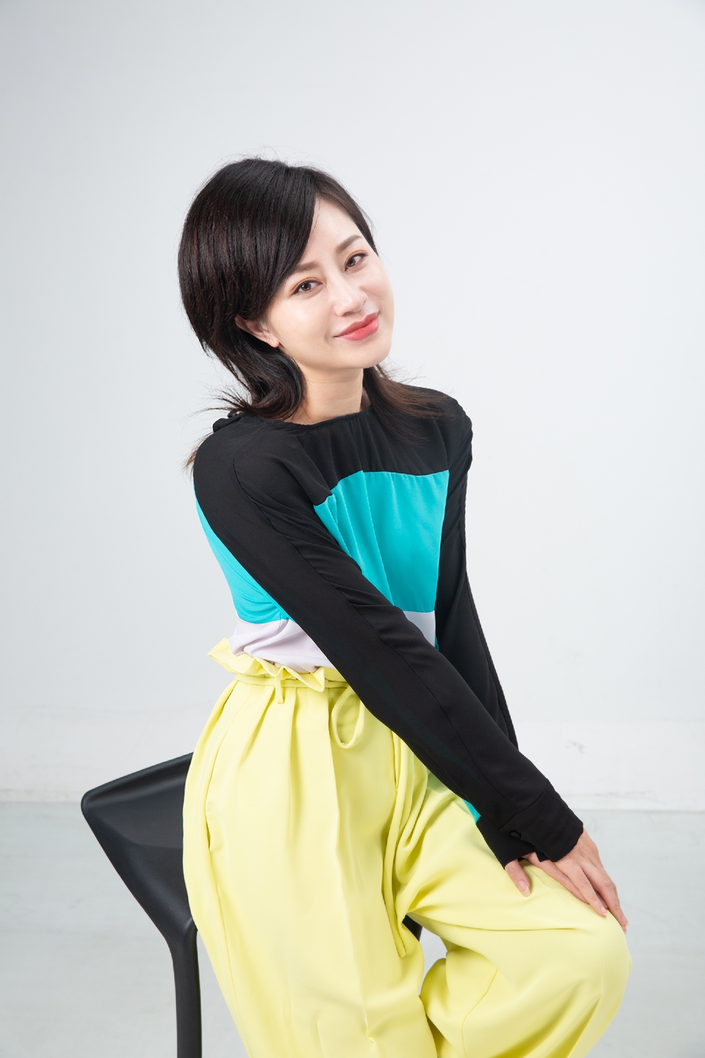 韩铠伊,两次嫁入豪门的80后女孩,她的生活却被改变成这个样子