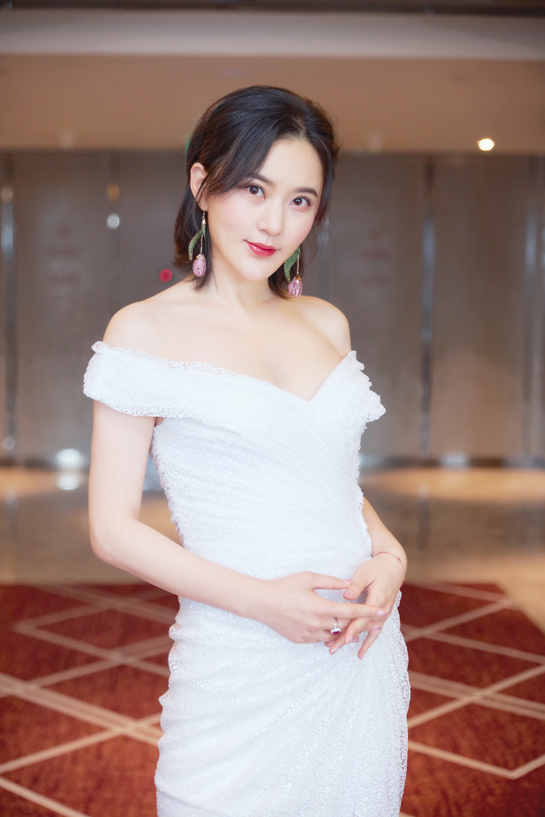 王子子四度主持澳门国际电影节 双重身份诠释正能量偶