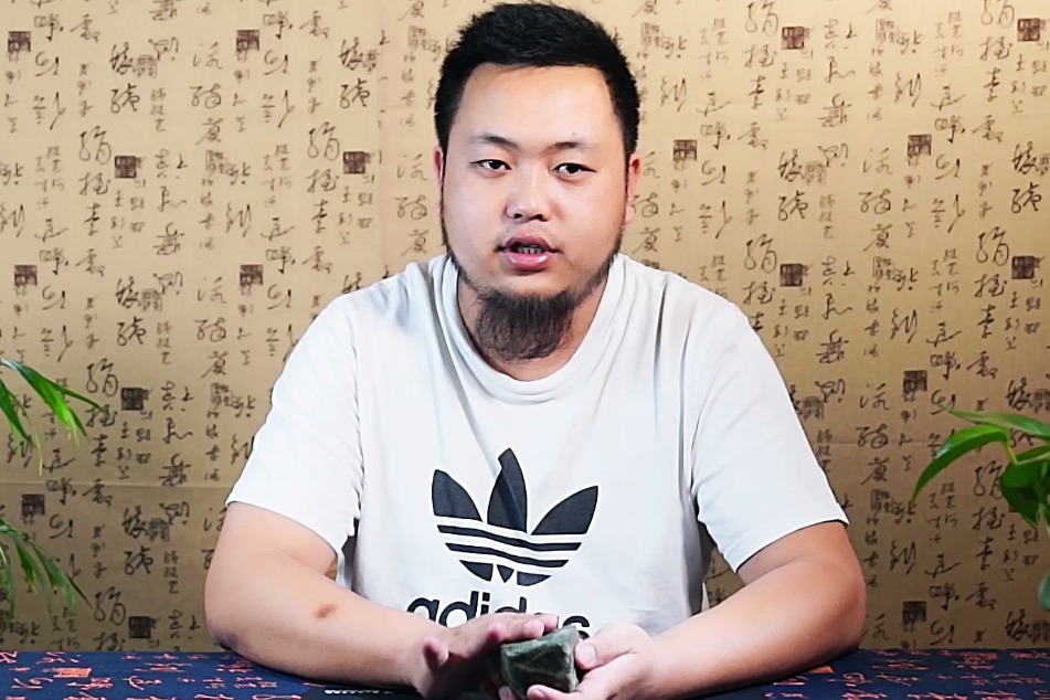 新手如何判断莫西沙翡翠原石肉质的细腻程度？