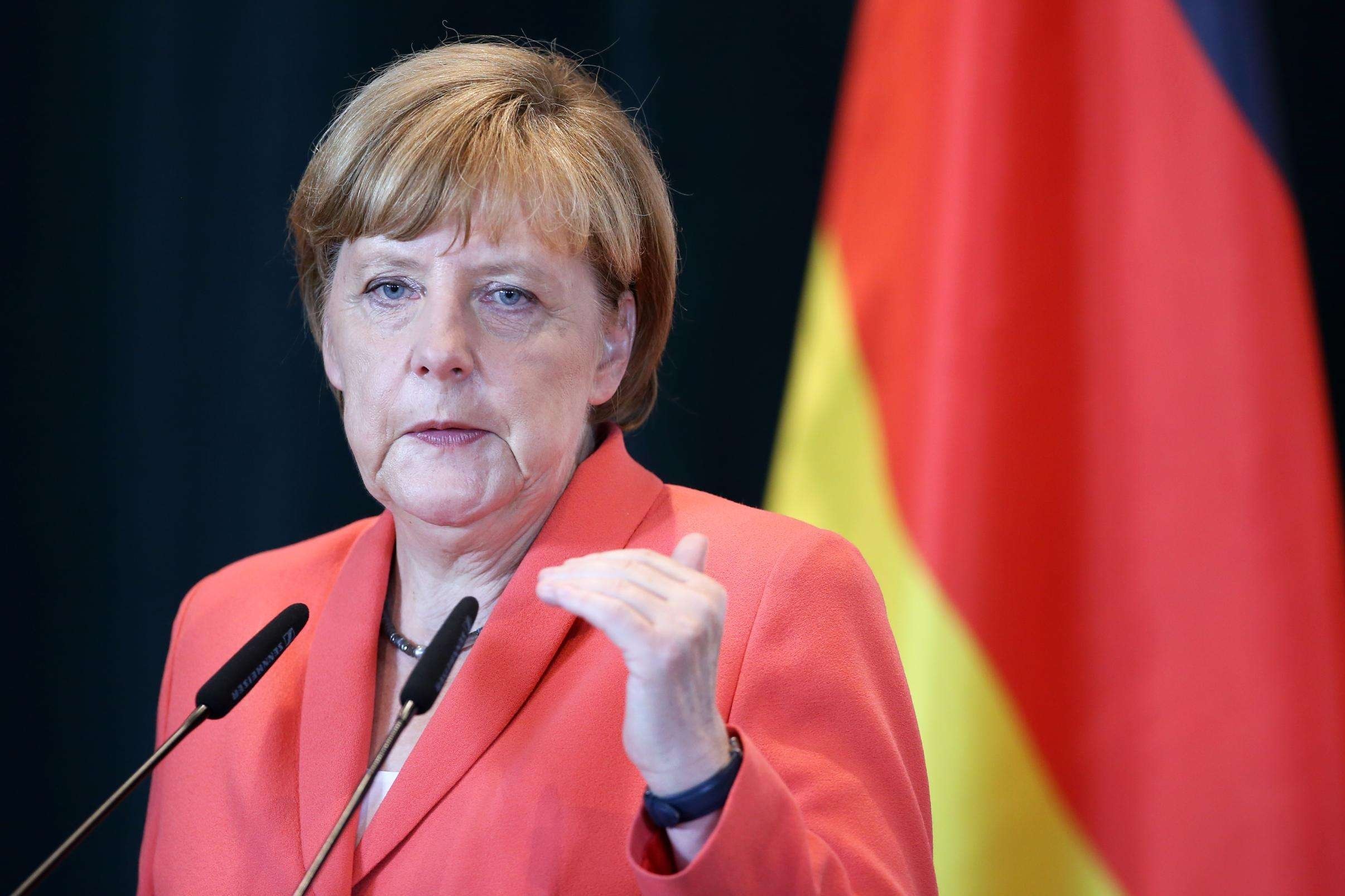 磨刀霍霍向德国默克尔再遭美国算计经济支柱恐遭重锤