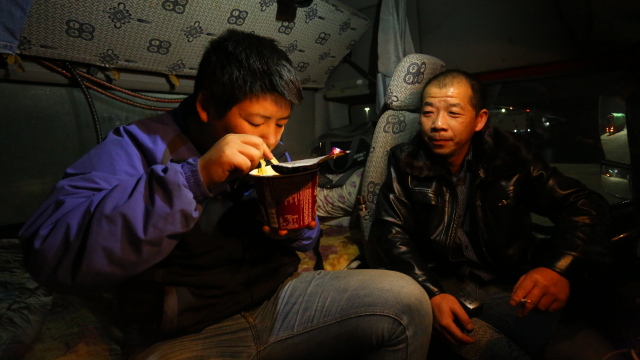 3000万卡车司机的公路人生：总有些温暖让我们坚持