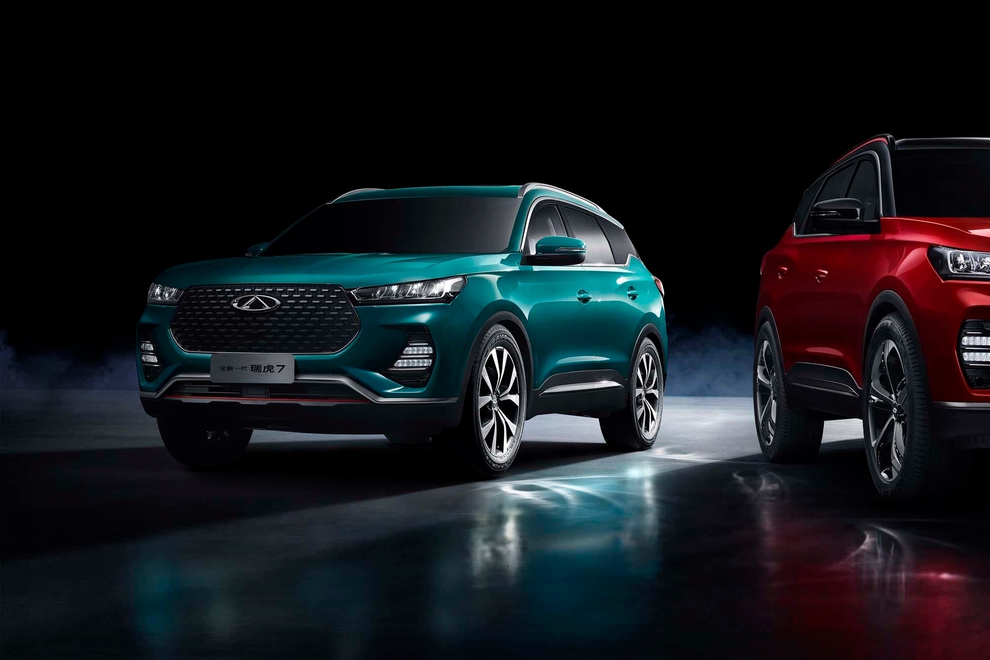 全新一代瑞虎7官图发布一下亮出两款车都有哪些亮点版