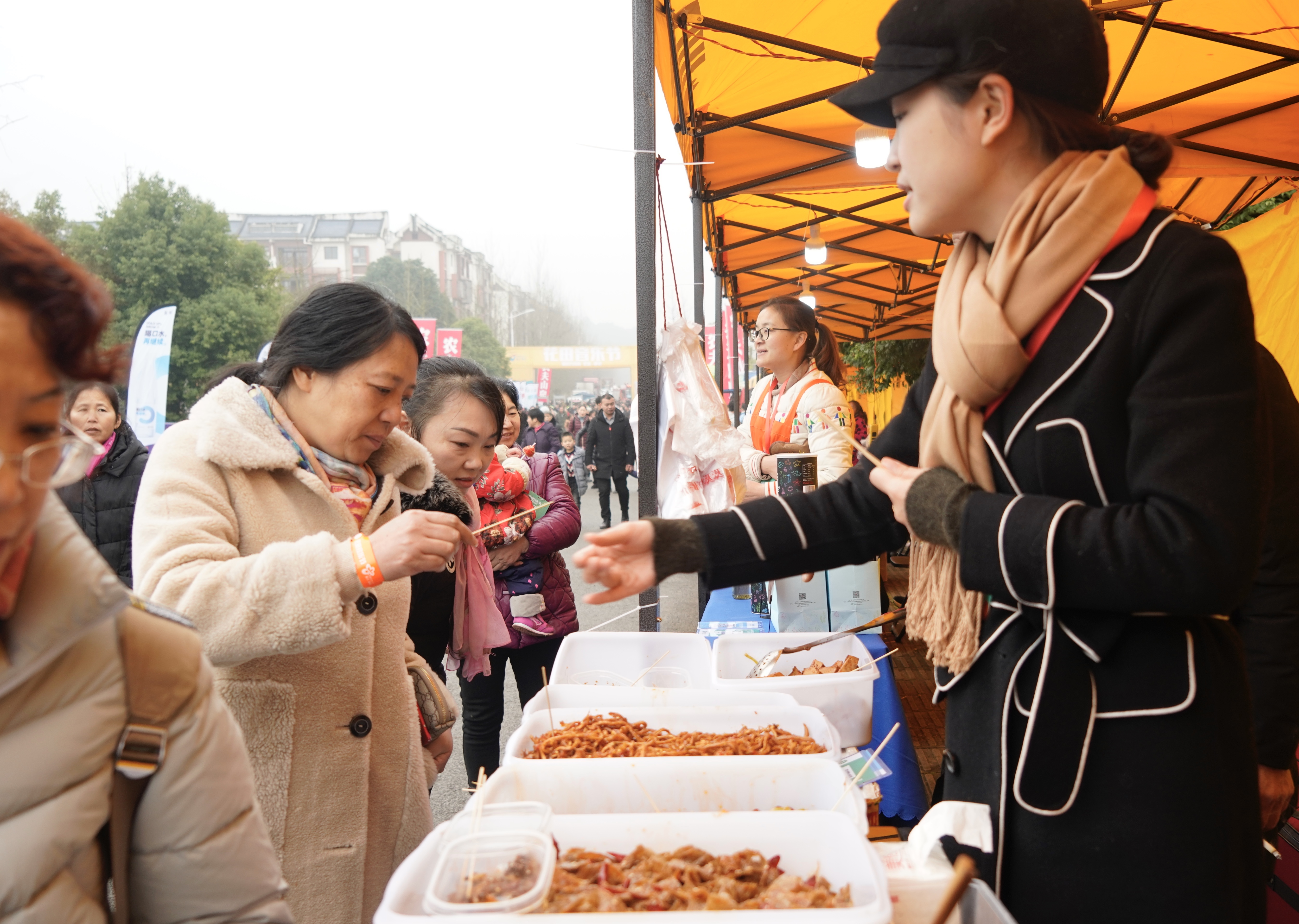 赏花听歌外别忘了北碚美食 蜡香集市美食节一定让您大饱口福