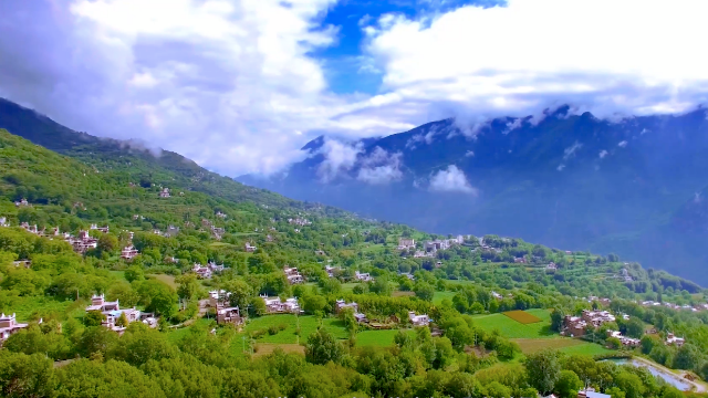 在中国最美的古镇古村中，丹巴藏寨名列第一