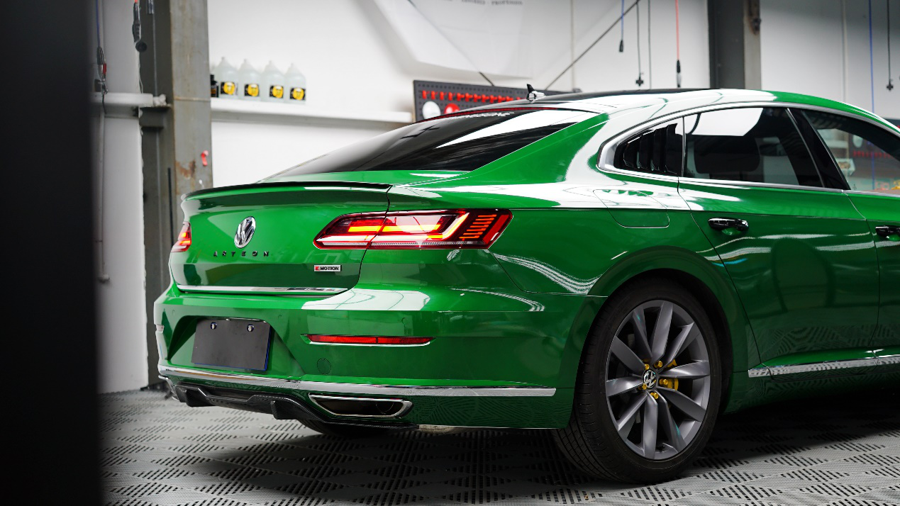 最美的车是大众cc 最美的颜色是爱尔兰绿 两者相遇就这样了__凤凰网