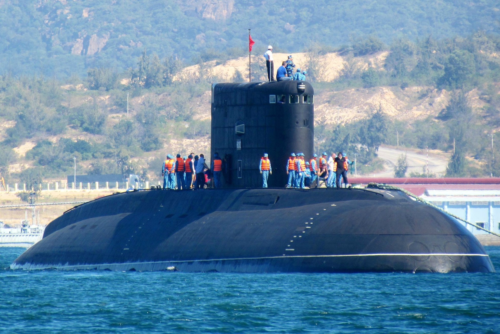 越南海军频频发射导弹,俄代表的劝告令河内一片哗然